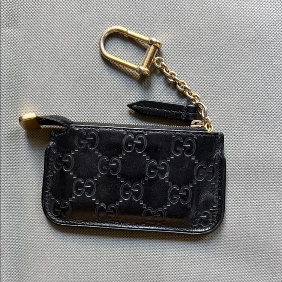 Gucci Black GG Embossed Leather Key & Card Holder with Gold Clip - Picture 2 of 7